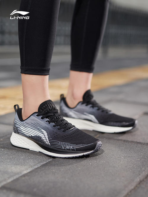 男士舒适运动鞋,男士潮流舒适透气运动鞋