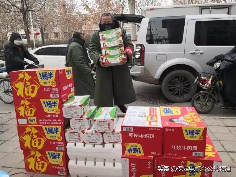 河北保定：志愿者积极补充防控力量政协委员送来暖心关怀