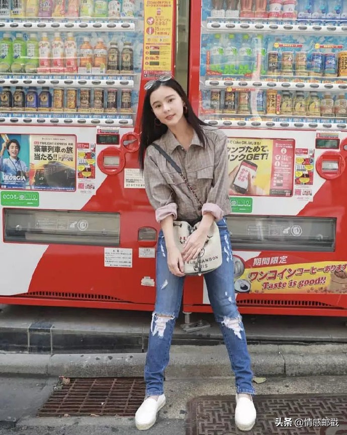 泰式小清新李海娜，笑起来眉眼弯弯的，真的甜到心坎里去了