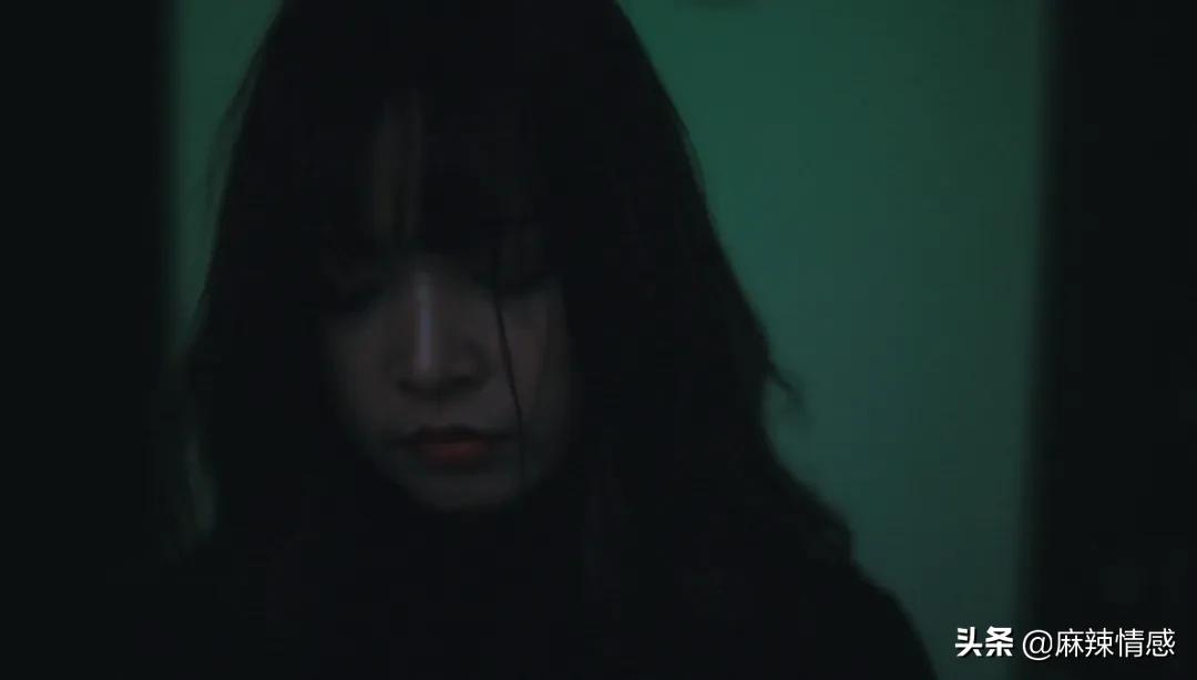 涉嫌性侵养女长达3年，“总裁父亲”被曝光：多少*兽禽**，披着*皮人**