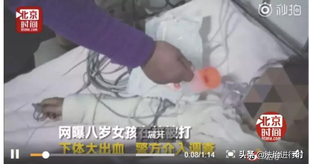 女子用热水泼公交车司机,女乘客向公交司机泼热水处理结果