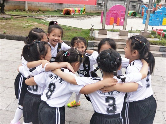 足球特点幼儿园有哪些活动,世界足球日活动幼儿园