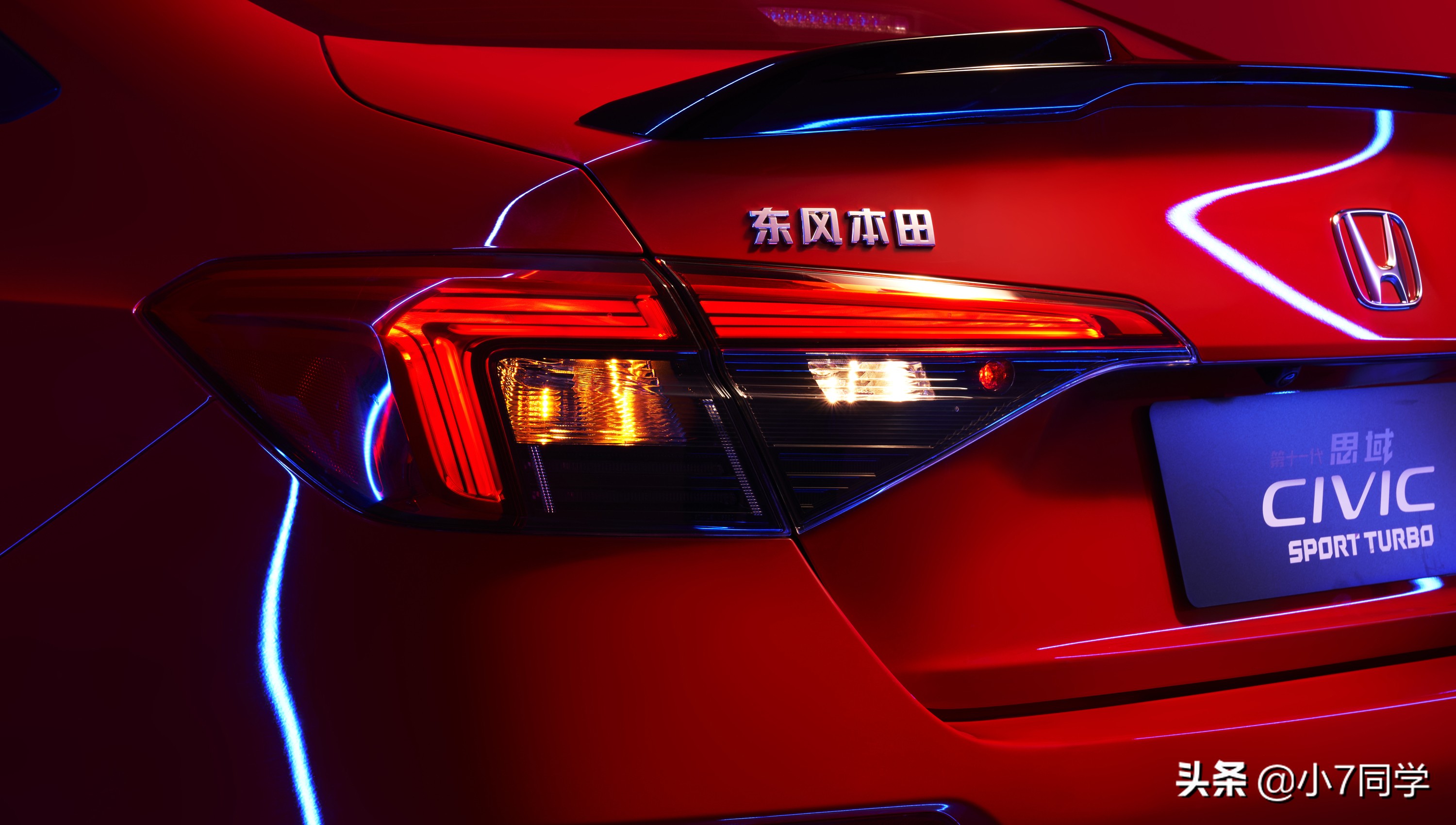 2019款本田思域终于现身颜值更高,本田全新第十一代思域价格