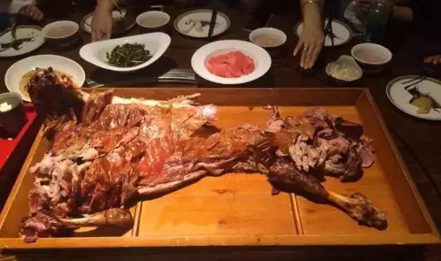 成本才几十块钱？这口“网红”的章丘黑锅，“舌尖”不背！