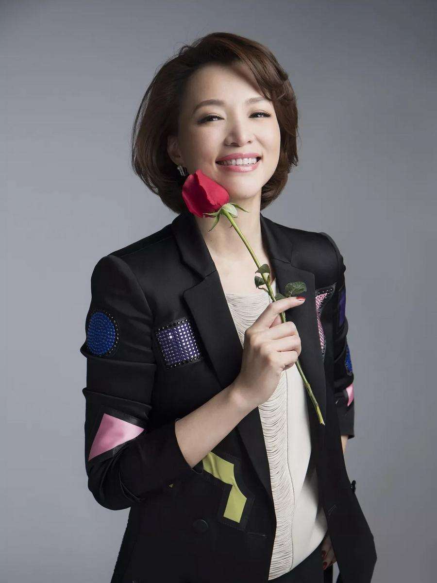 董卿的写作素材及点评,董卿经典语录作文素材合集