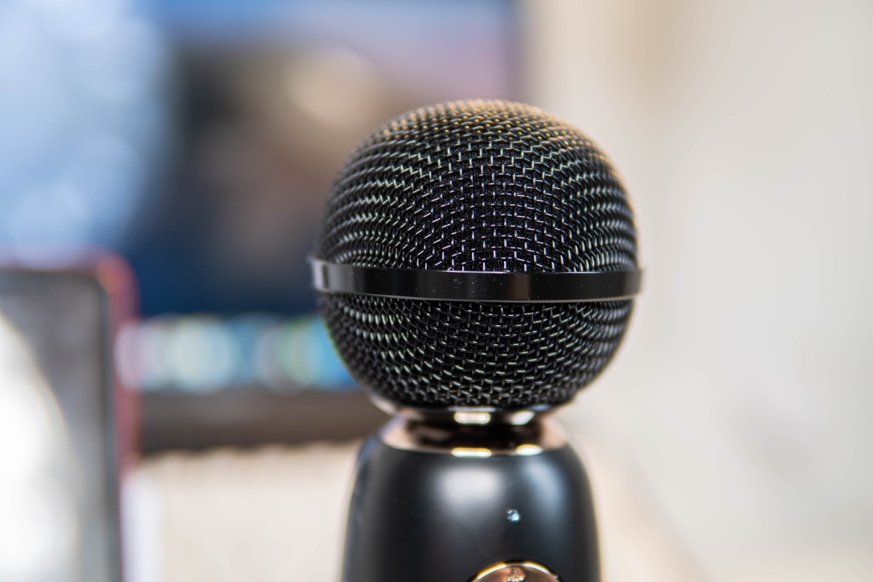 宅家也是K歌之王，唱吧精灵麦克风Q3，你的百万调音师