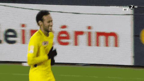 内马尔是怎么走上足球道路的,内马尔不能治愈足球带给他的伤痛