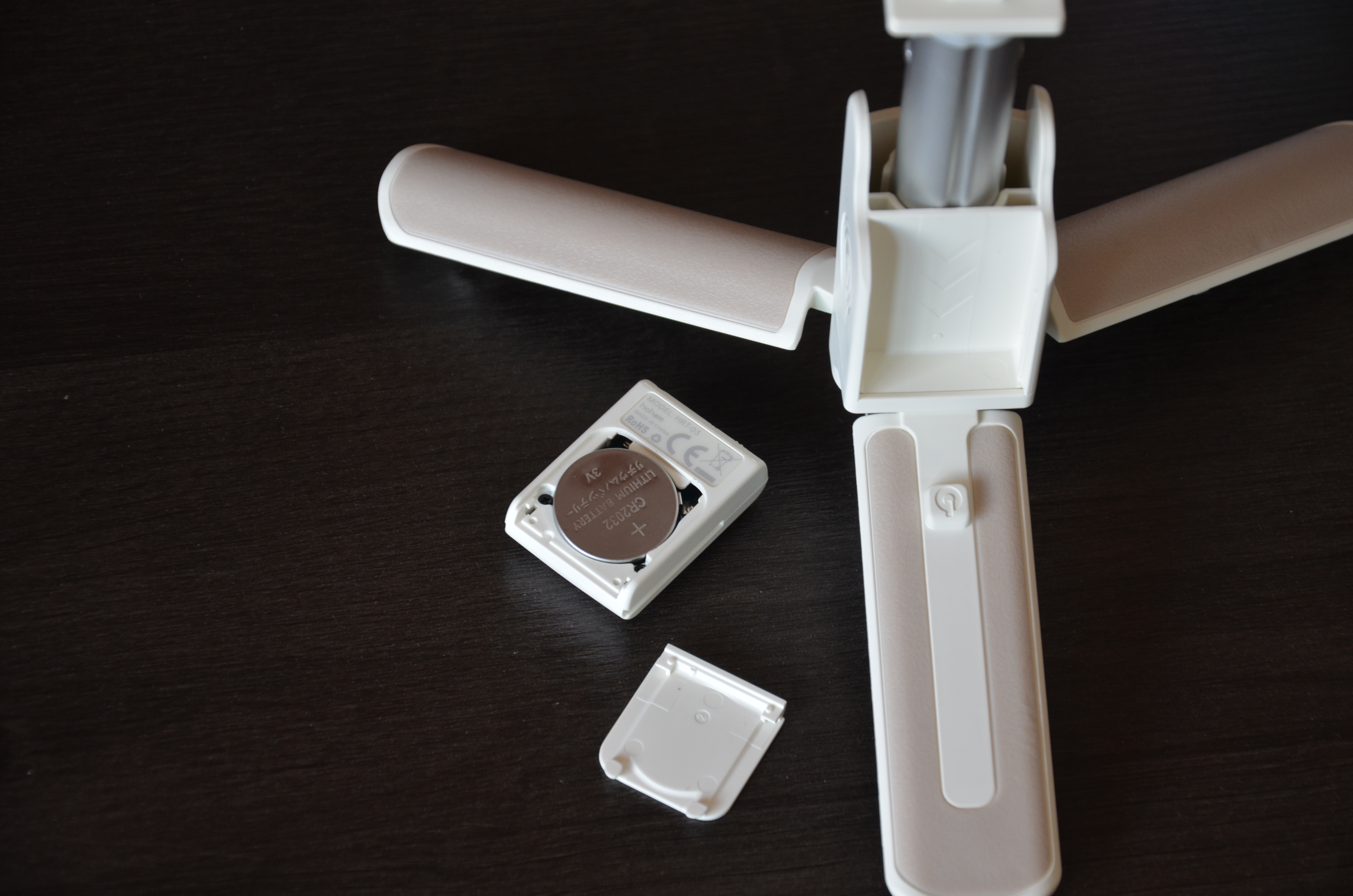 是自拍杆、三脚架，遥控卡菲、也是稳定器——浩瀚小Q智能稳拍杆