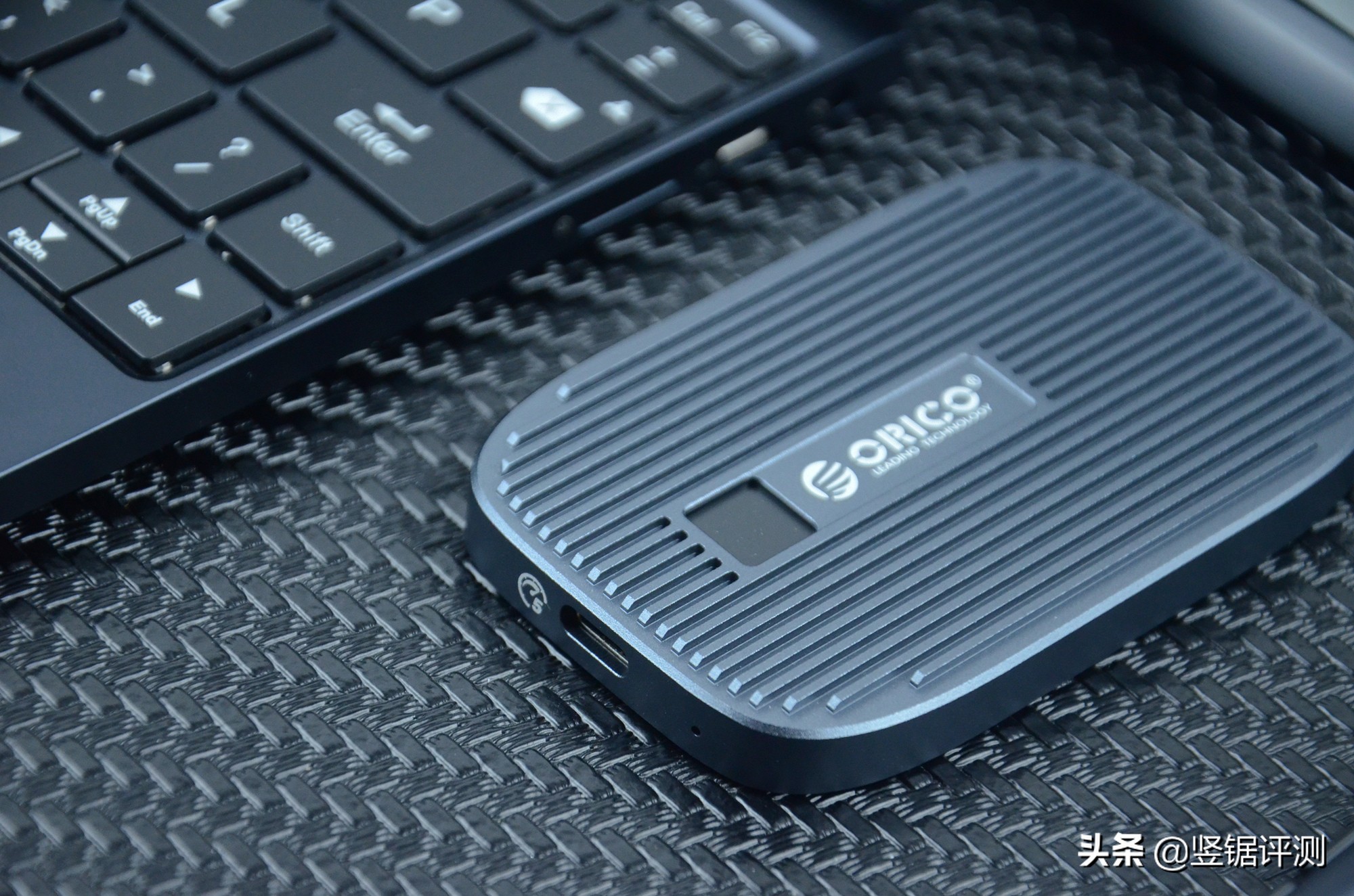 拥有“指纹加密”设计的国产移动固态硬盘：OricoFEN300评测体验