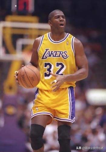 艾弗森科比詹姆斯乔丹四人合照,历史篮球巨星艾弗森排第几名
