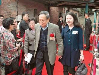 28岁翁帆嫁82岁杨振宁，相差54岁祖孙恋，16年来幸福吗？