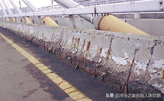 融雪剂对车的腐蚀真的特别厉害吗,汽车被融雪剂腐蚀后怎么处理