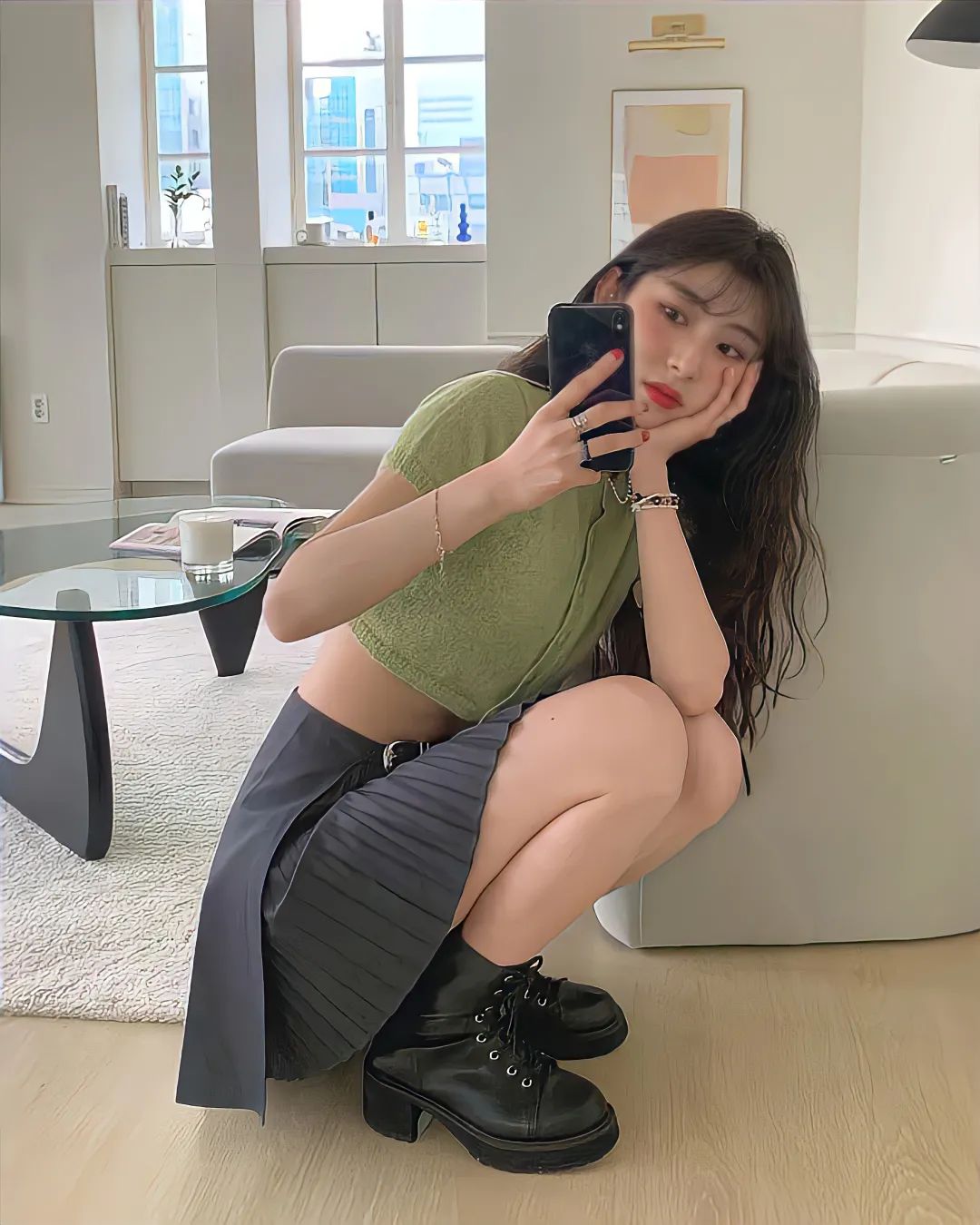 矮个子必备鞋最新款马丁靴,今年最火的中筒靴粗腿圆头马丁靴