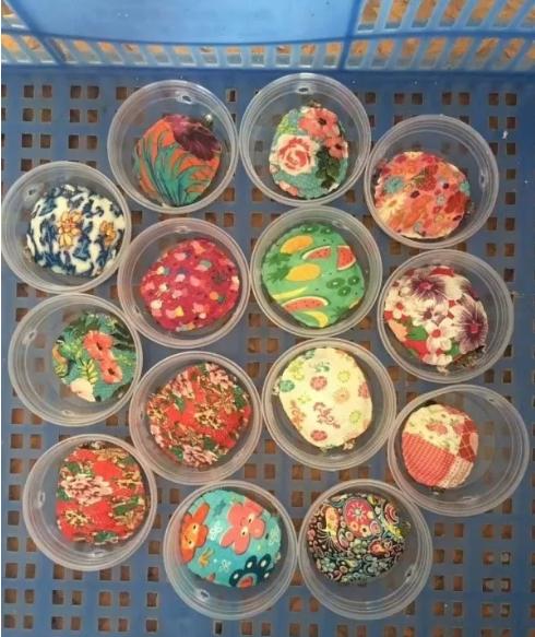 摆地摊赚钱你永远不知道多么暴利，卖这些产品可月赚5万