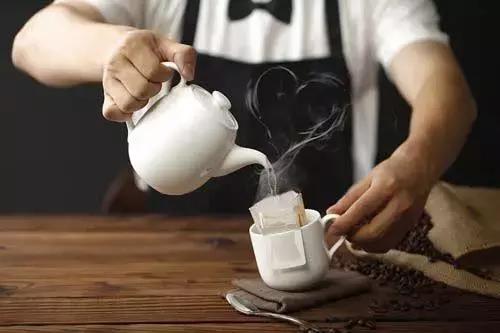 挂耳咖啡冲泡方法加奶顺序,滤泡式挂耳咖啡冲泡视频