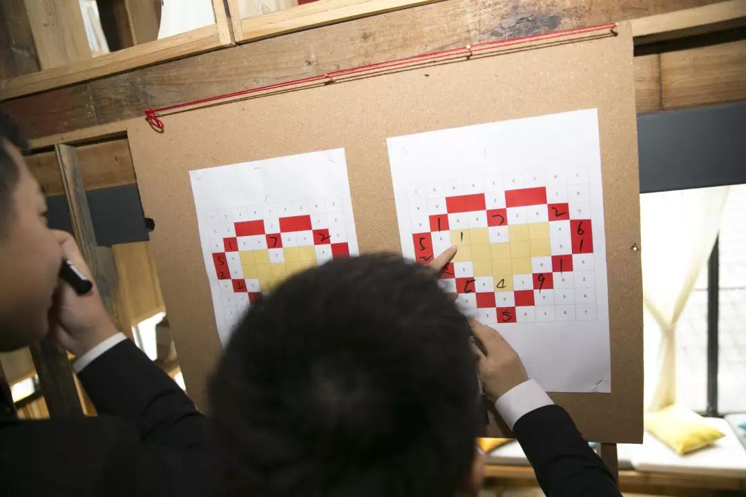 「快资讯」后浪们，到底还能把婚礼玩出什么“花”？