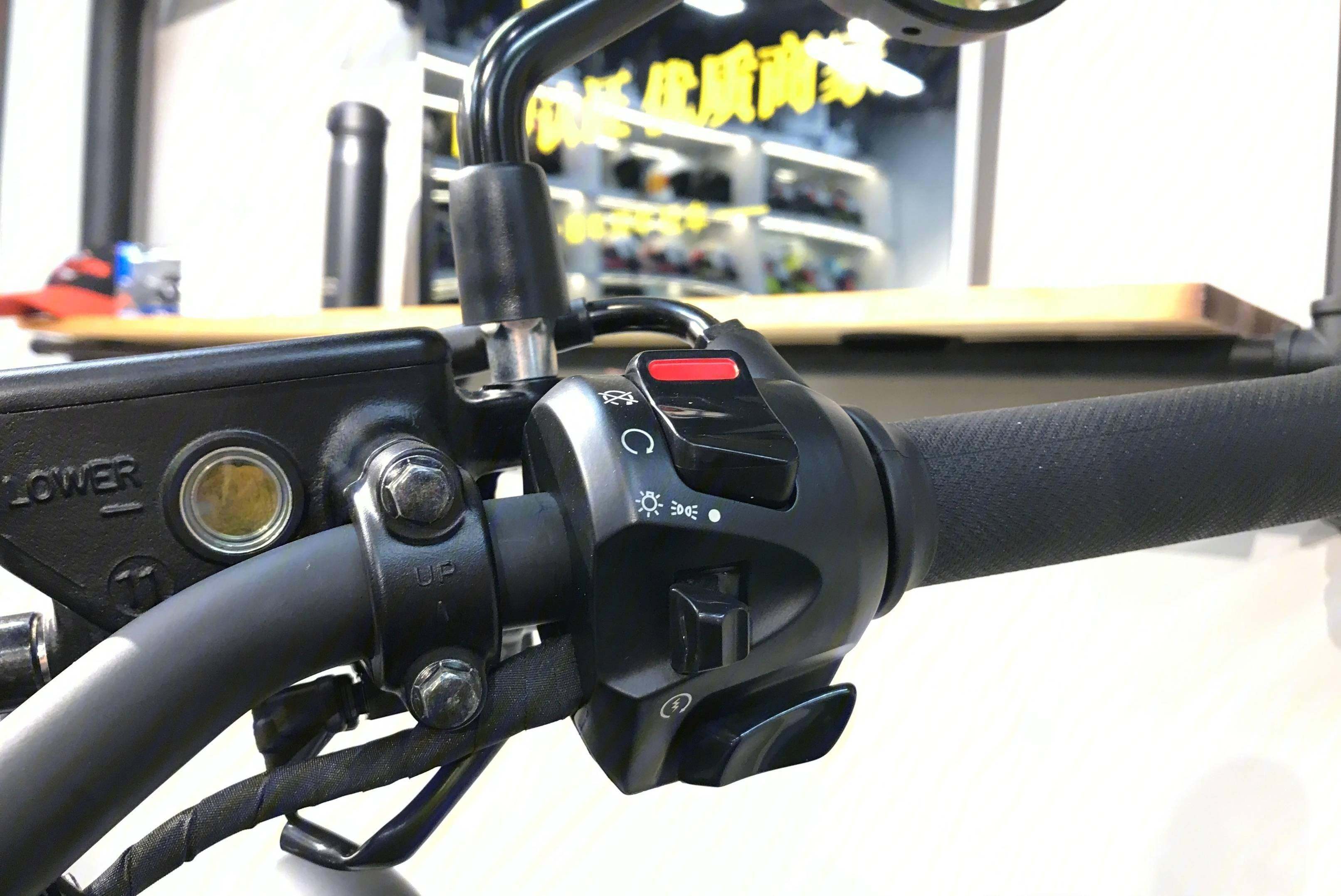 HONDACM300一款舒适而又省心的巡航入门车型