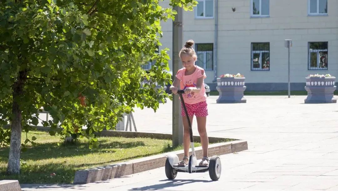 玩2小时游戏等于1000个仰卧起坐,玩2个小时才完成作业