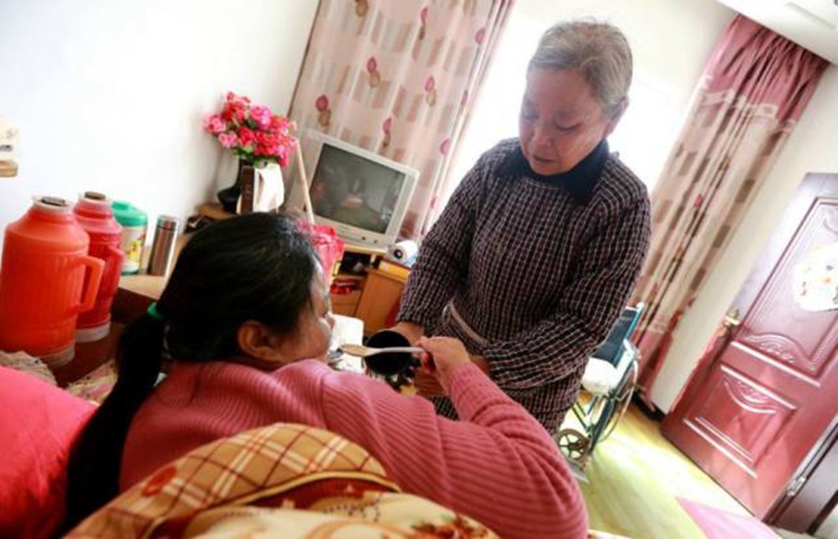 坐月子时期产妇饮食要注意哪些,产妇坐月子饮食上要注意什么