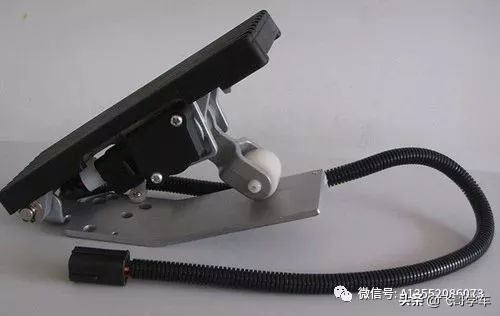 加速踏板位置传感器电路原理图,凯迪拉克p2122加速踏板位置传感器