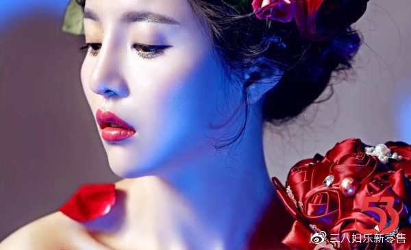 轩女王岳子轩加入百亿微商集团三八妇乐新零售正式任命副总裁