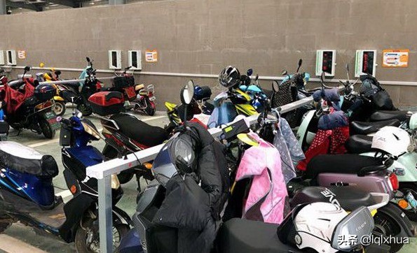 电动车总是充不掉电要不要换电池,电动车电瓶饿死了有什么办法修复