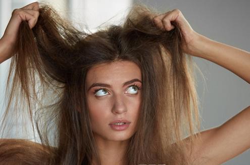 头发干枯毛躁怎么护发,头发很干枯毛躁怎么办用什么护发