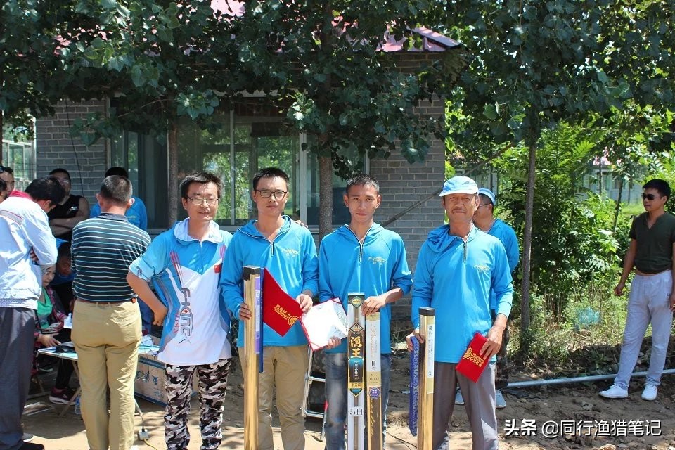 天冷钓鱼需要哪些保暖装备,钓鱼天冷必备哪些防寒物品