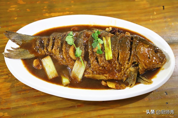 家常红烧鱼需要开盖烧吗,家常红烧鱼的正确方法和步骤
