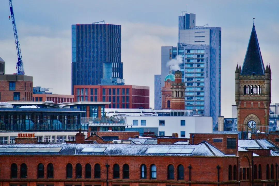 昨天比基尼！今天下雪！英国的天气能有多奇葩？