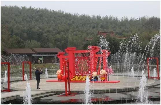 今天，我在宜兴竹海，过传统春节，沾福气满满！