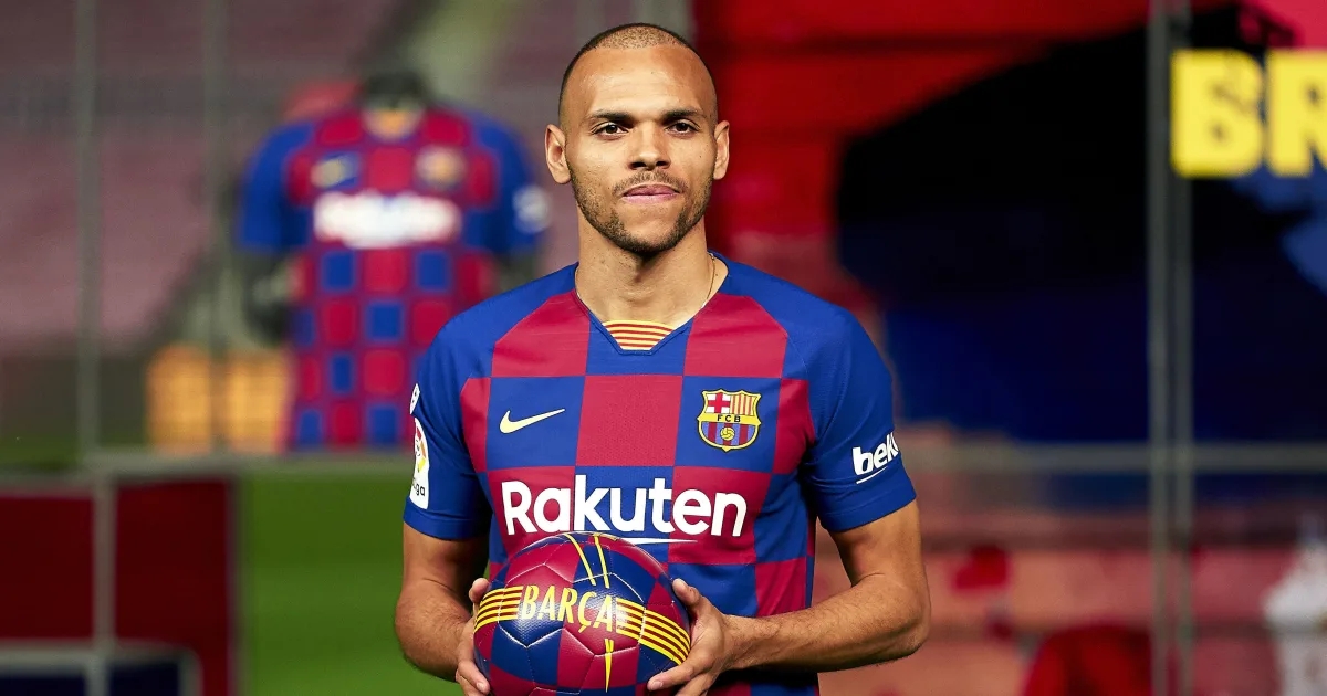 五大病急乱投医式转会：登报招聘获绝杀英雄英国脚签约后即退役