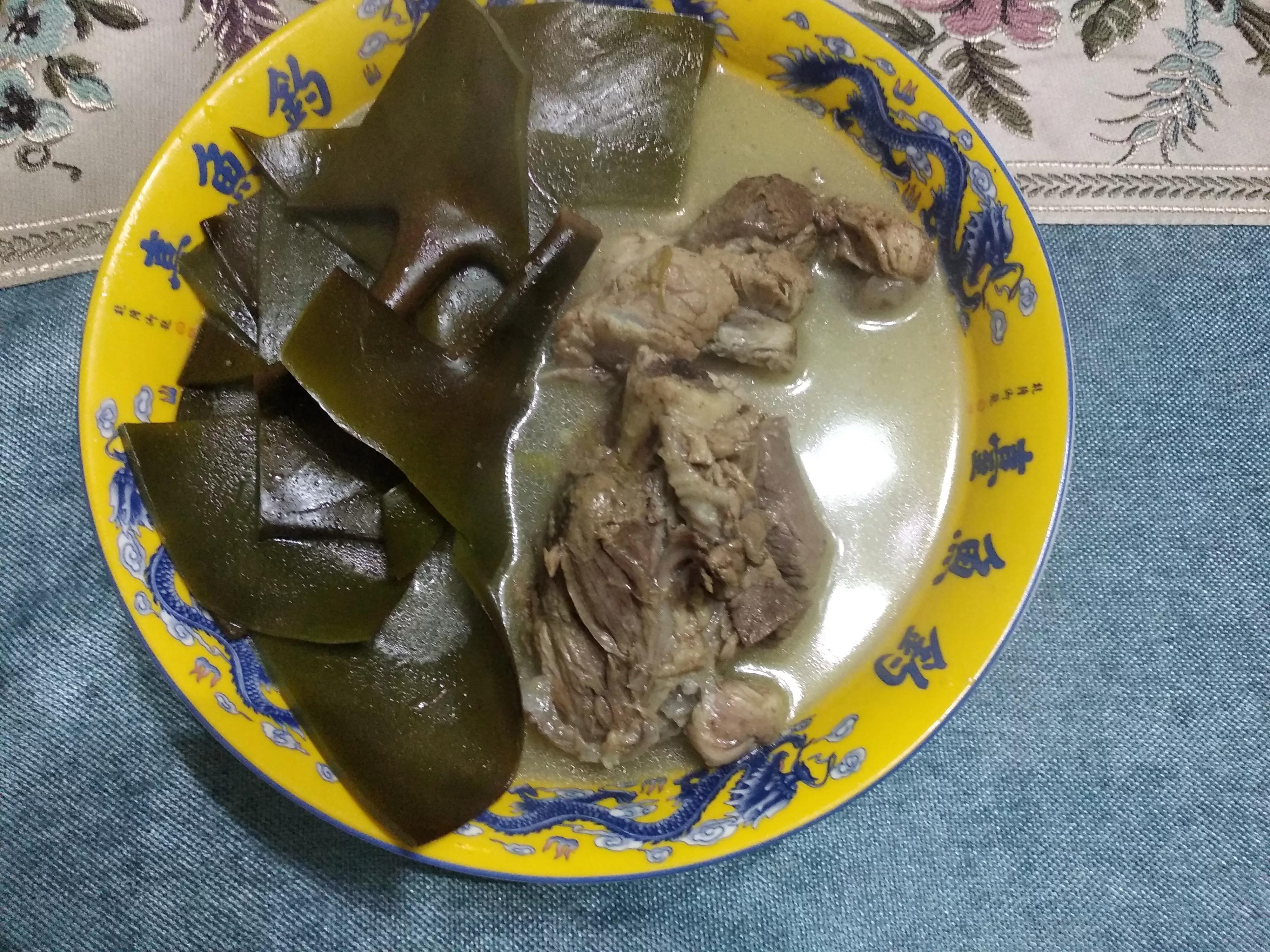 炖骨头怎么炖得又烂又香呢,家常炖大骨头放什么料