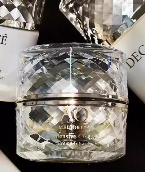 一支口红35万！一瓶面霜78万！瞬间觉得自己的化妆品一点都不贵！