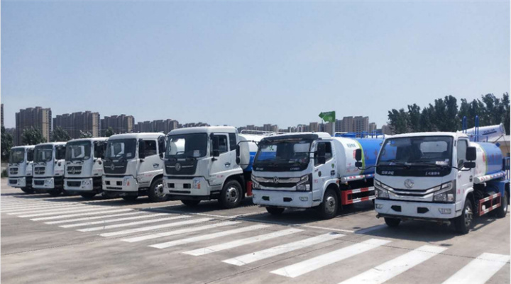 15吨无手续洒水车报价表,13-15立方洒水车现车出售