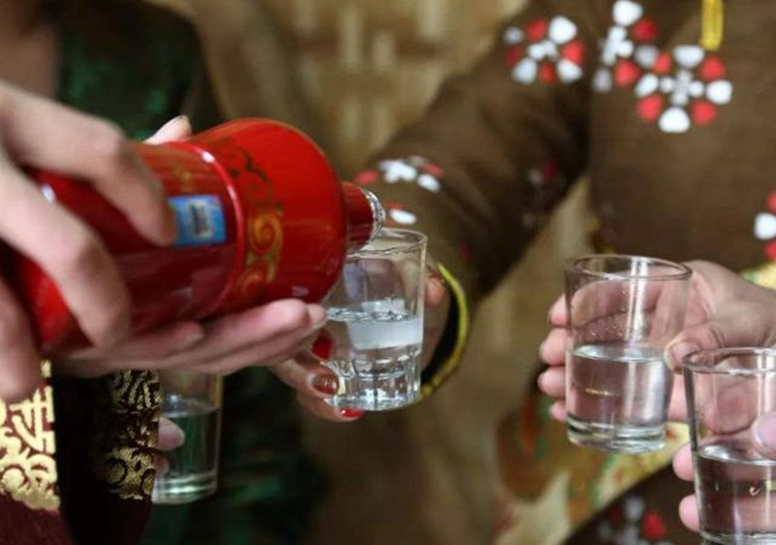 河南酒大“内斗”，让一代酒王没落，如今在白酒界连二线都算不上