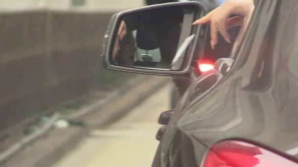 参加港姐选美只为镀金嫁豪门，傍上内地已婚富豪，恋爱2周就同居