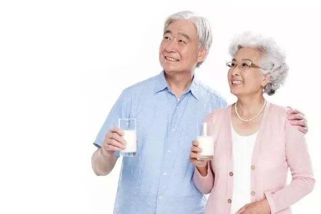 老年人喝的骆驼奶是真的吗,老年人喝什么样的骆驼奶