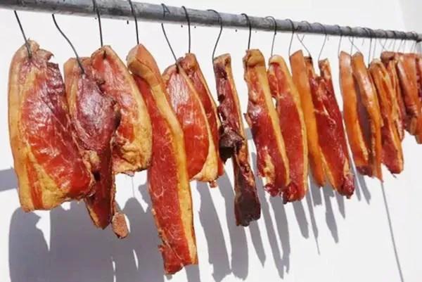 为什么柳州腌腊肉容易长霉,腌腊肉没有太阳都起了白色的霉