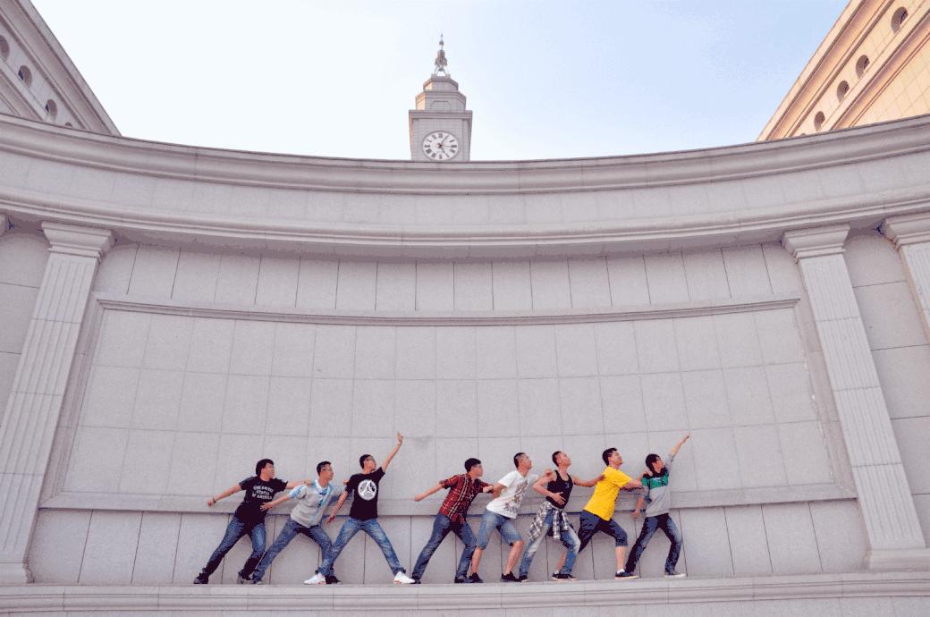 这些高校送的毕业礼物火了，送瓜的，送芯片的，还有送男朋友的