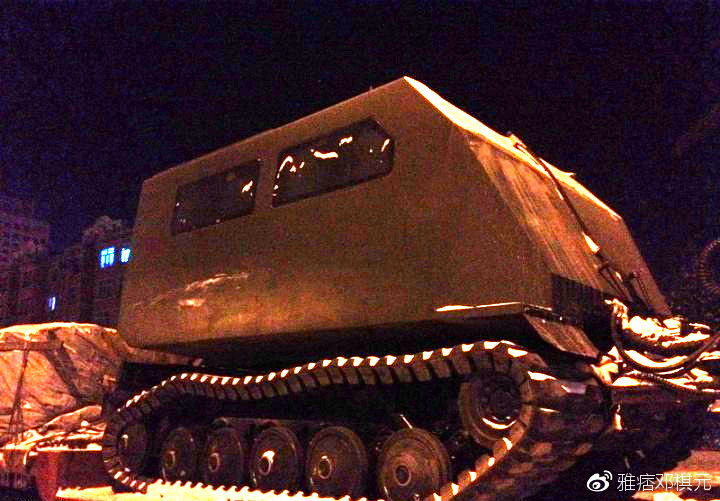 铰接式履带全地形车,中国最新款蟒式履带军用全地形车