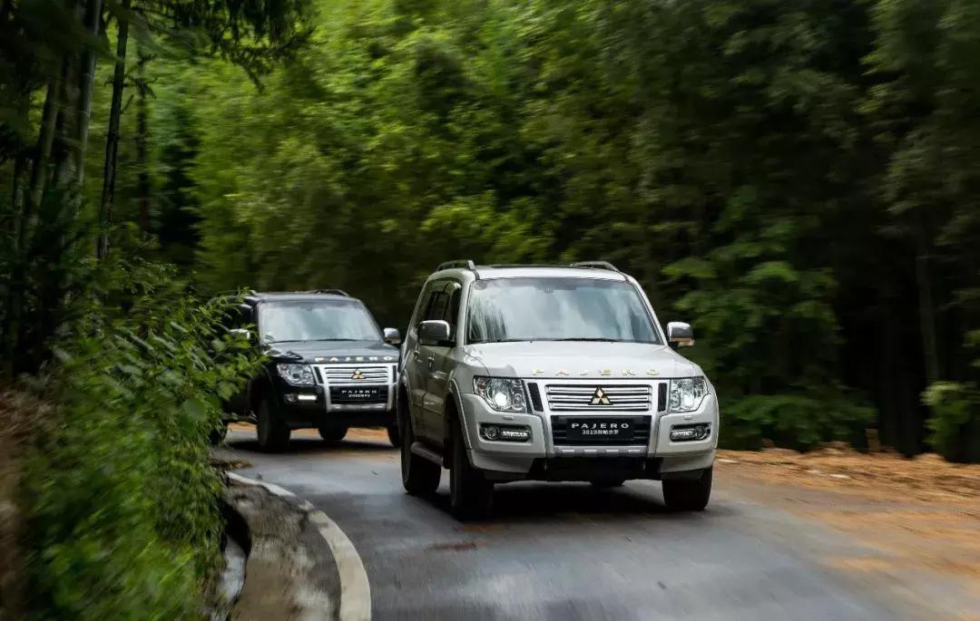 老款帕杰罗还能玩越野吗,十几年的帕杰罗