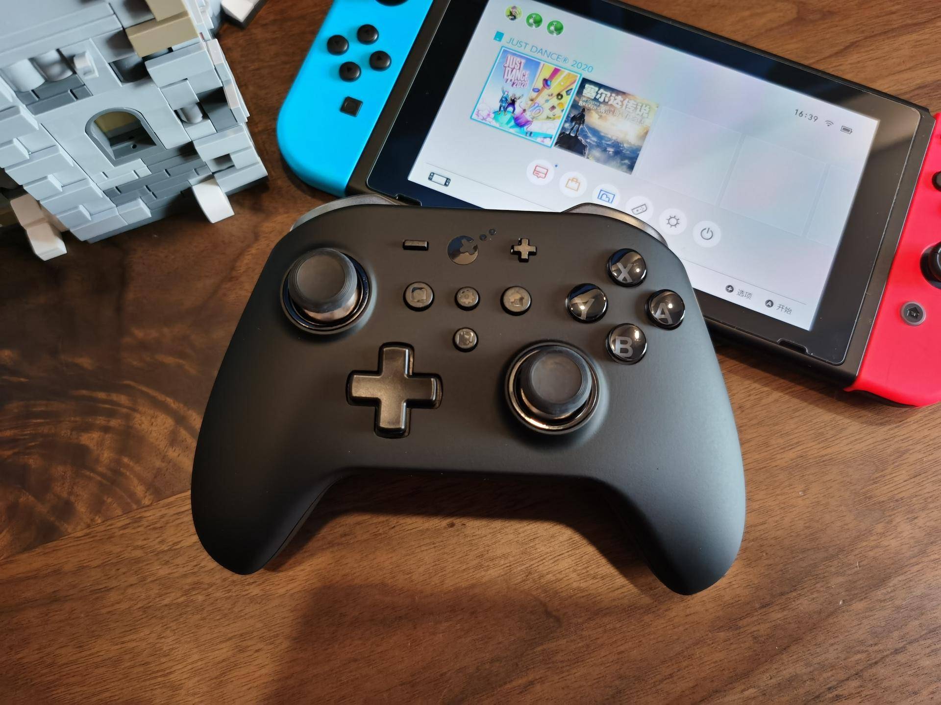 switch手柄对比谷粒金刚手柄,switchpro手柄淘宝200多