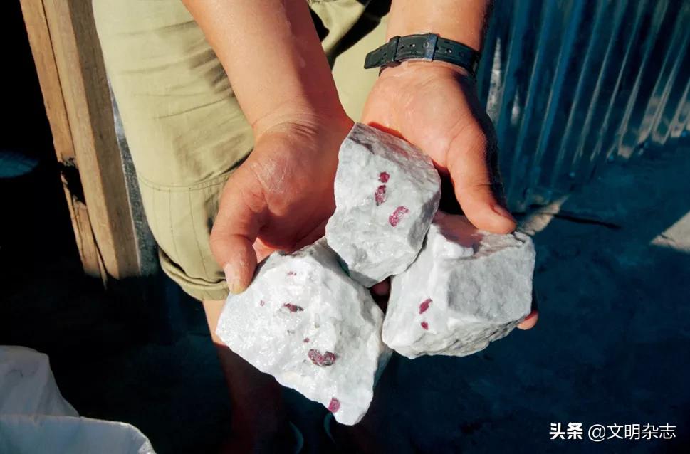 缅甸红宝石的传说,缅甸红宝石地理位置