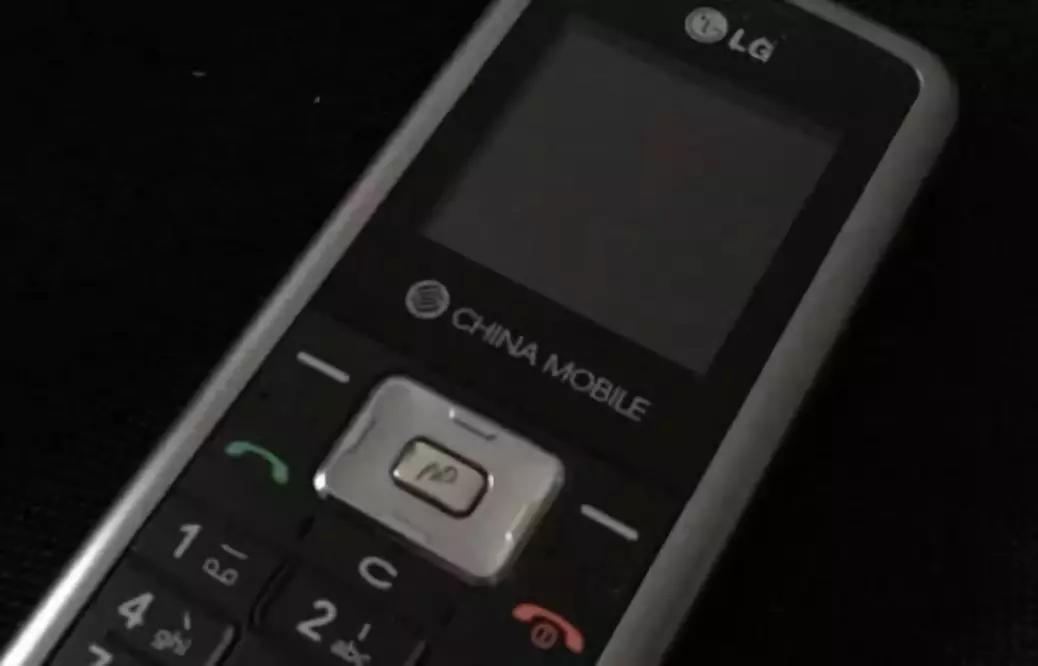 穿鞋套上课的日子－－你还记得吗？