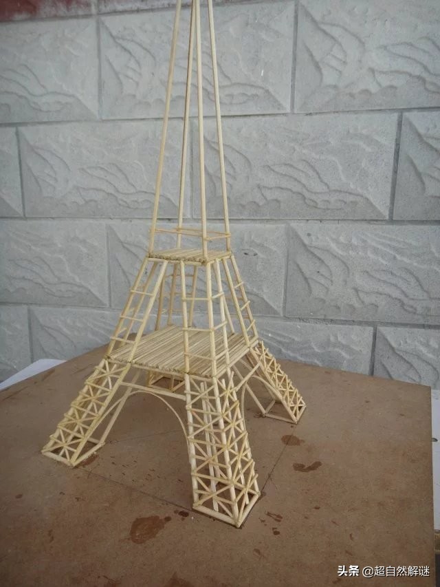如何用牙签做一个埃菲尔铁塔,怎么用牙签和橡皮泥做埃菲尔铁塔