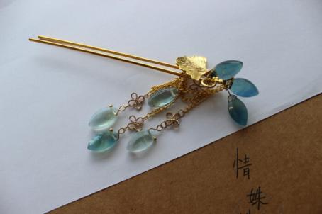 一簪二钗三步摇原话,钗簪步摇梳有什么区别