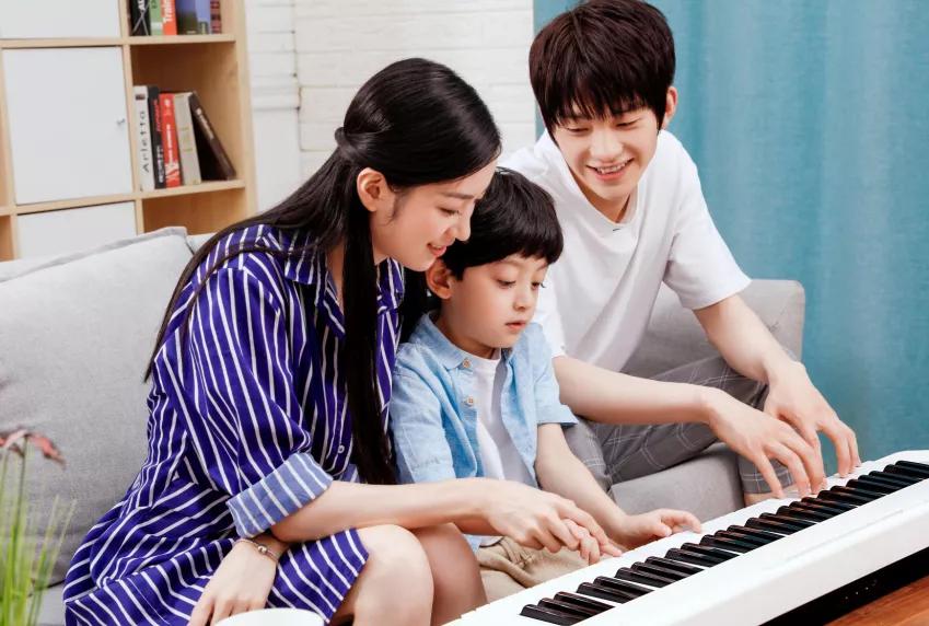 新手如何弹奏多功能数码电子琴,多功能数码电子琴的好听音乐弹法