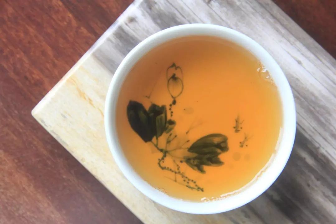 怎么区分青茶黄茶,茶分类黑白绿红