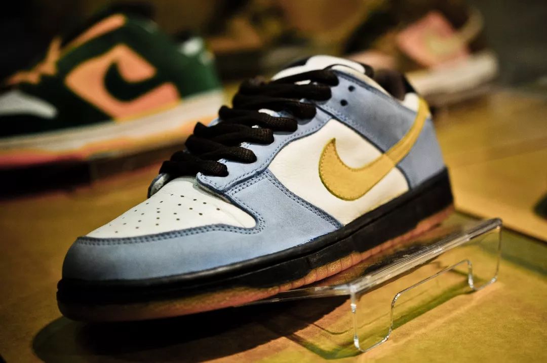 airforce1权志龙鞋带反绑,权志龙同款系鞋带慢教程